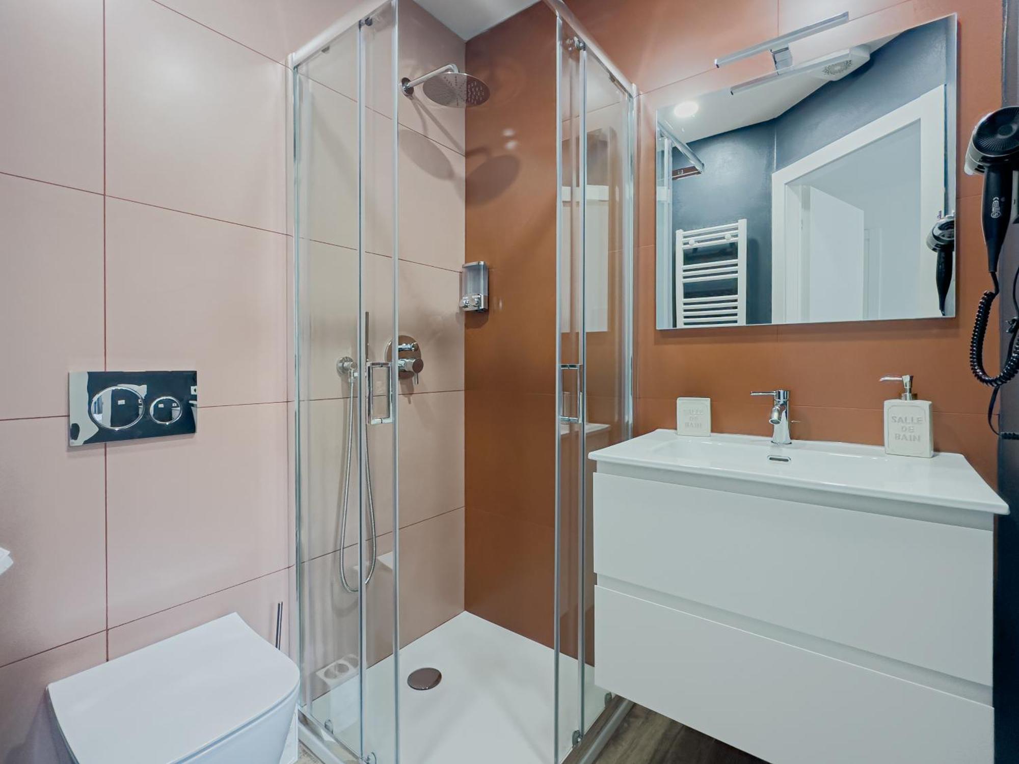 Realkasa Galliera Home & Suites Bologna Bagian luar foto