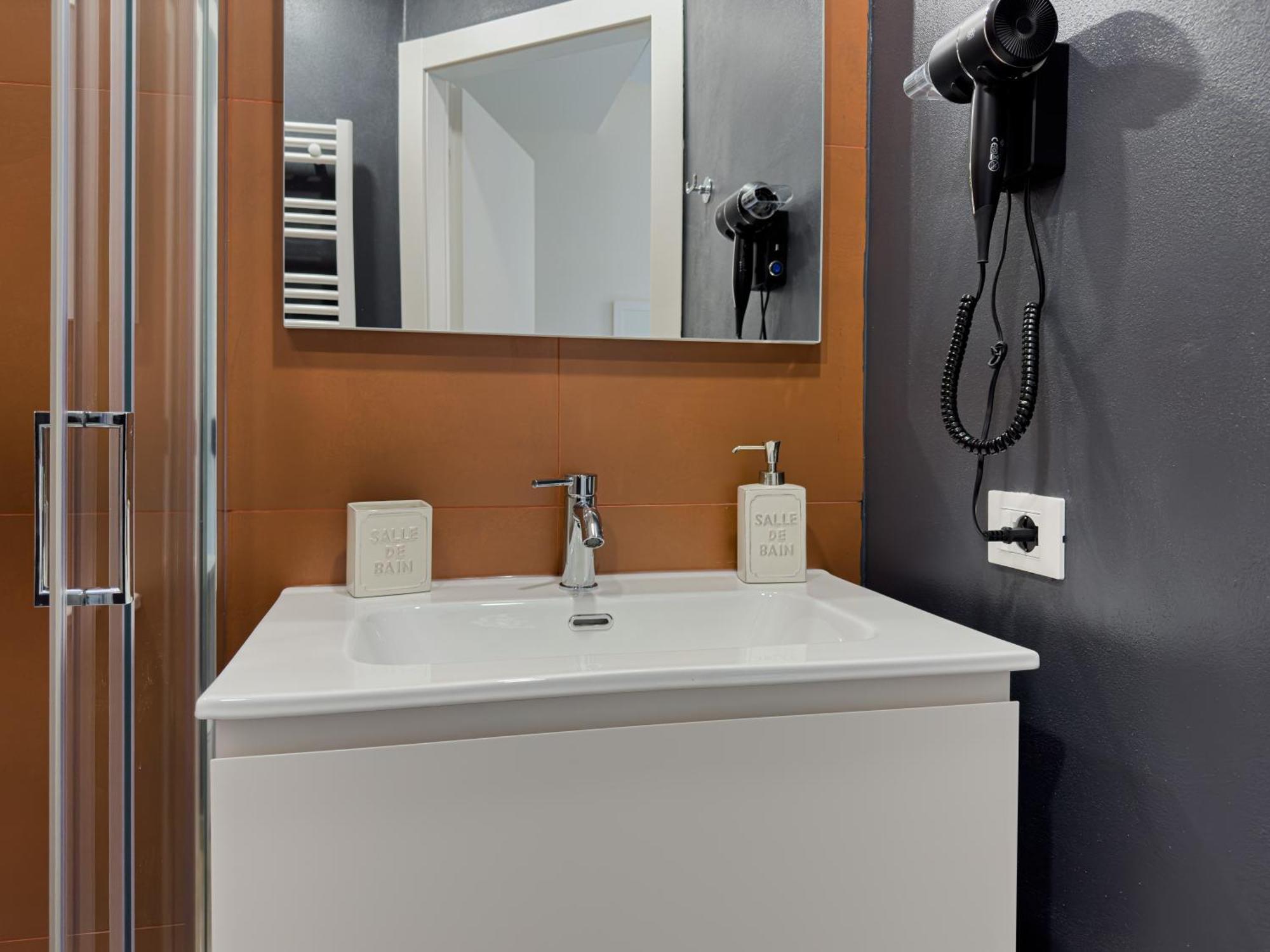 Realkasa Galliera Home & Suites Bologna Bagian luar foto