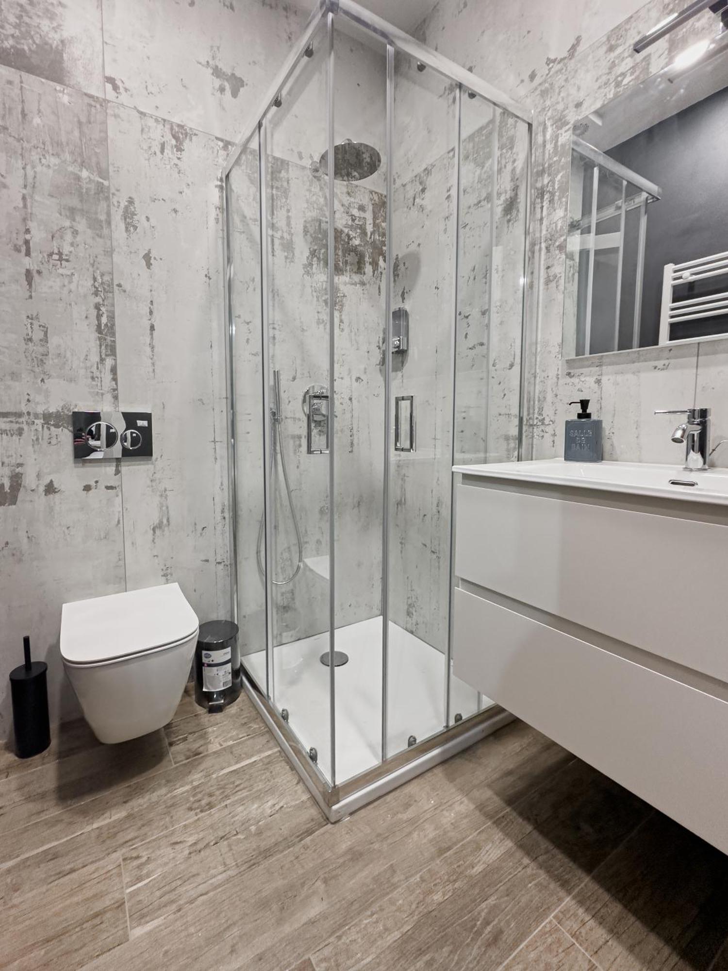 Realkasa Galliera Home & Suites Bologna Bagian luar foto
