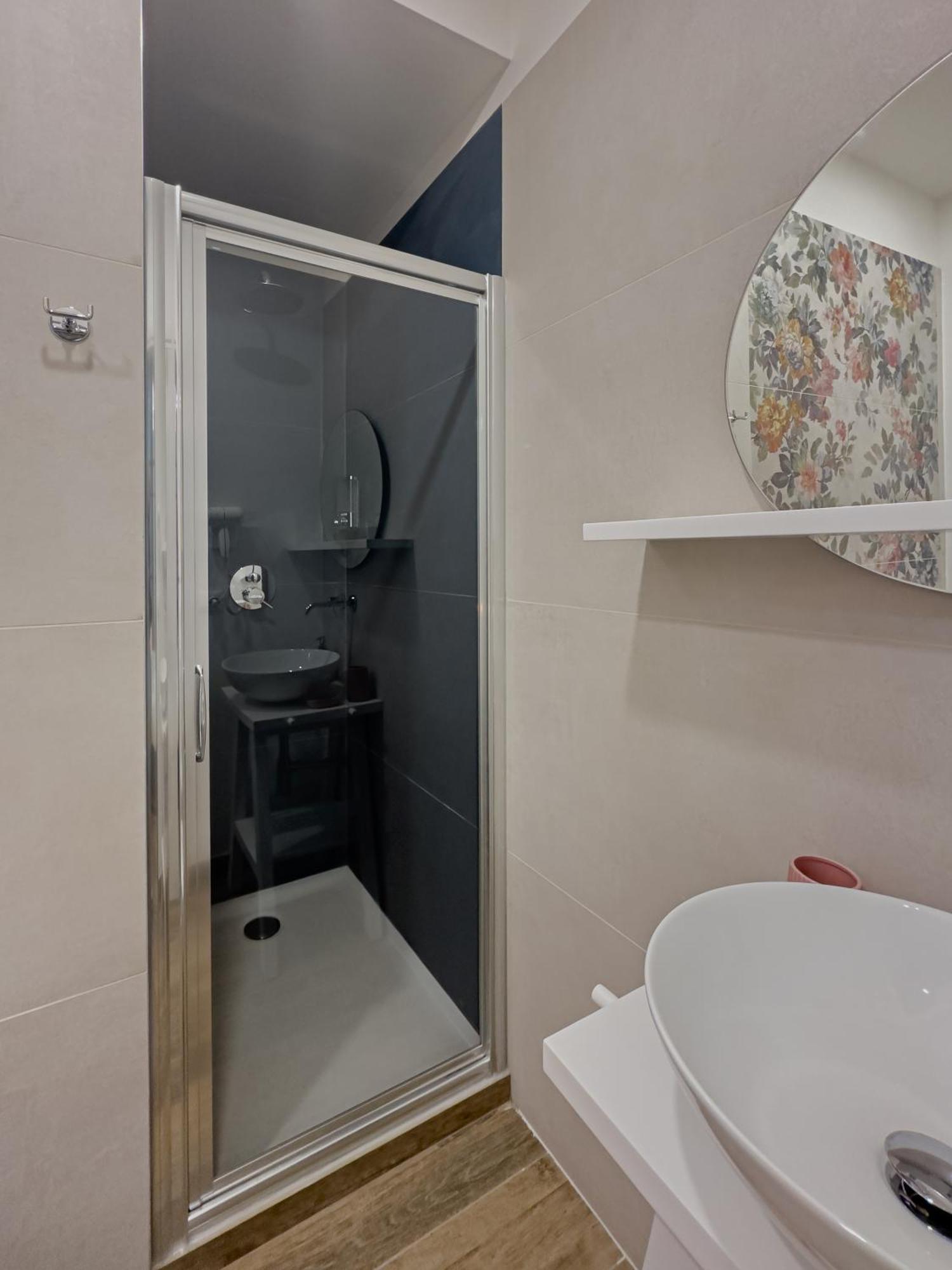 Realkasa Galliera Home & Suites Bologna Bagian luar foto