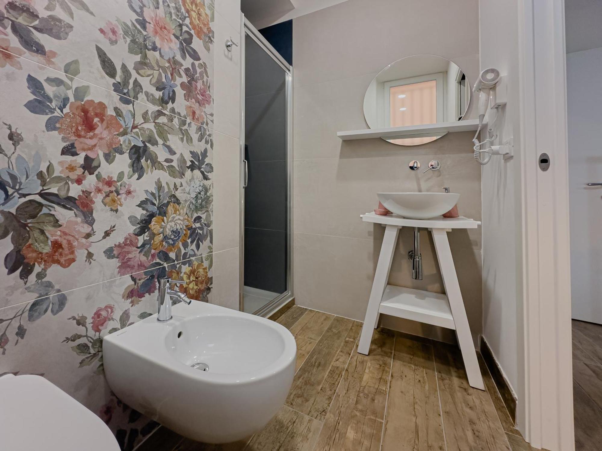 Realkasa Galliera Home & Suites Bologna Bagian luar foto
